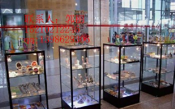 高档展柜 珠宝展柜 化妆品展柜 金属烤漆展柜等制作